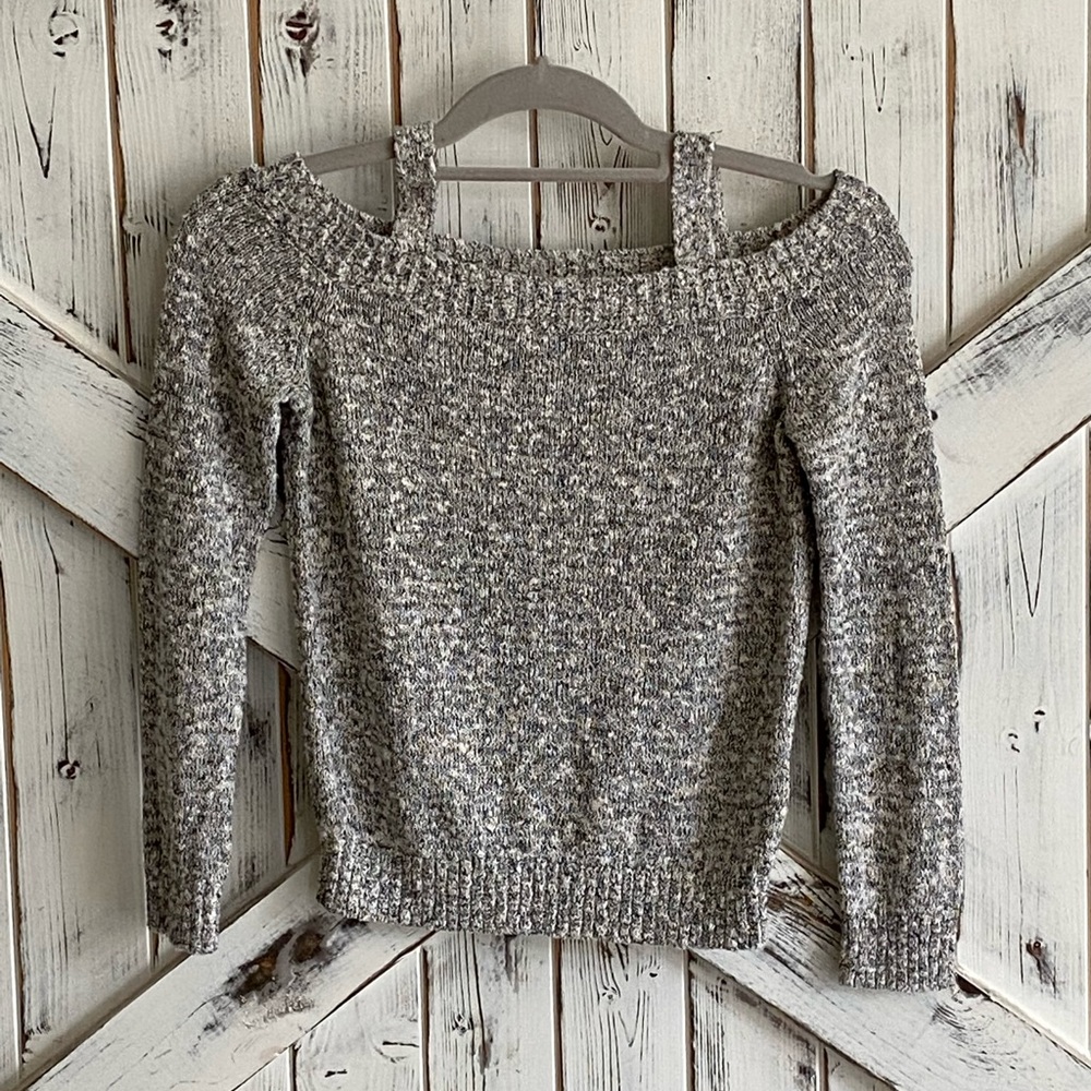 abercrombie kids Grey and White Top, Size 7-8, Soft Cotton